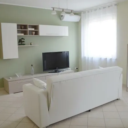 Confortevole In Centro Apartamento